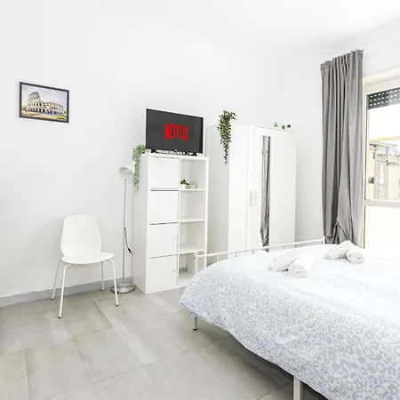 Apartment Aeterna - Metro A , 20 Min To The Center - Free Wi-fi *