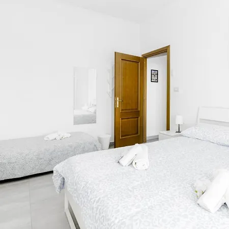 Aeterna - Metro A , 20 Min To The Center - Free Wi-fi Apartment